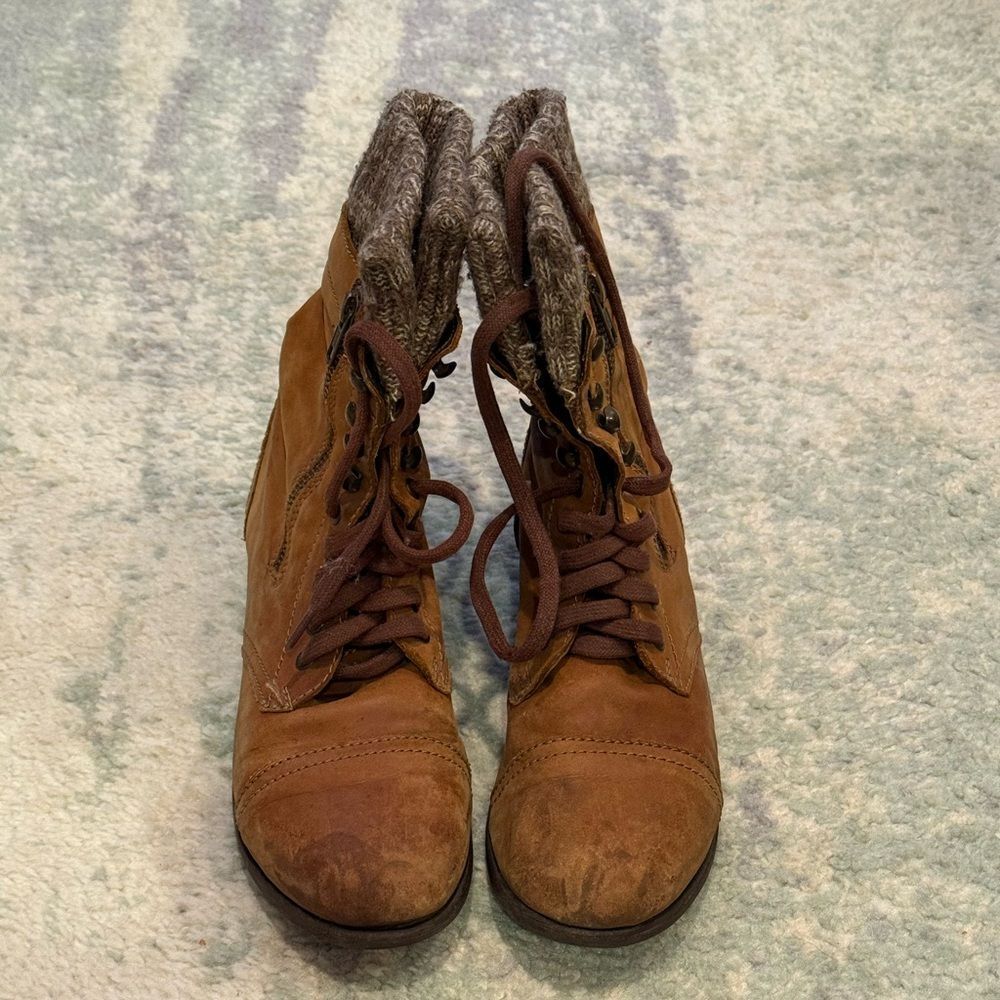 Steve Madden Tan Lace Up Boots with Knit Cuff